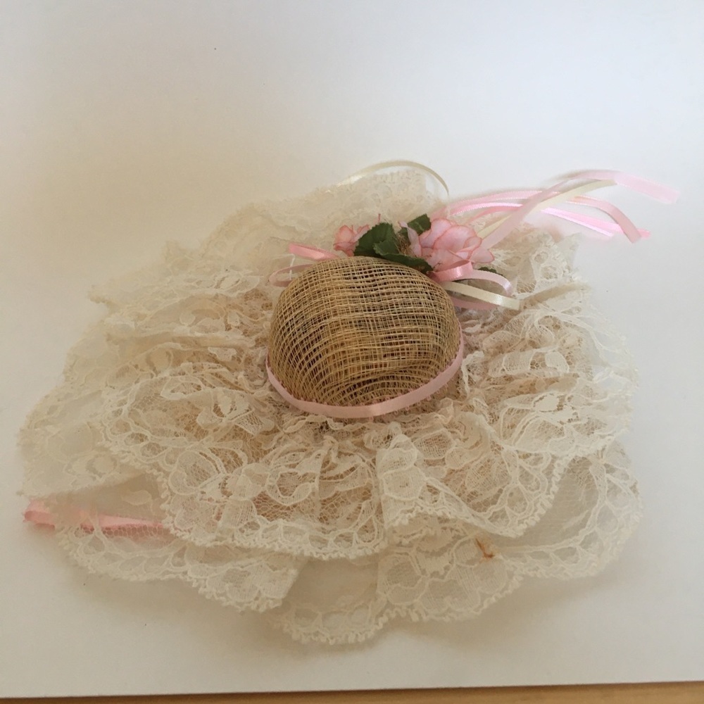 DELICATE sachet holder